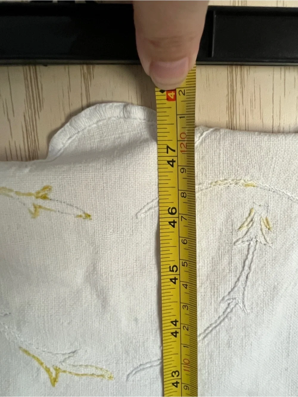 💜 Vintage Hand Embroidered Bluebird Table Runner FLAWED
